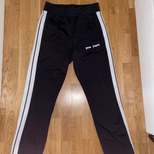 Palm angels byxor - Som nya och fräsch, storlek medium!