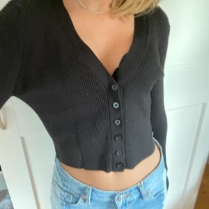 Kofta - En så söt kofta som är perfekt till sommaren. Sparsamt använd. 