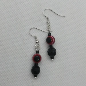 Handgjorda Ondaögat-örhängen ❤️ - Handgjorda Ondaögat-örhängen med plastpärlor ❤️