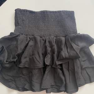 Supersöt kjol, helt oanvänd endast testad, och kommer inte till användning