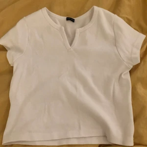 Brandy Melville top - En jättesöt brandy top som är i jättefint skick! 70kr