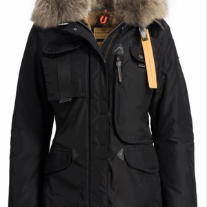 Parajumper New Denali - Små defekter på armen kan skicka bilder vid intresse.  Har kvitto från NK. 