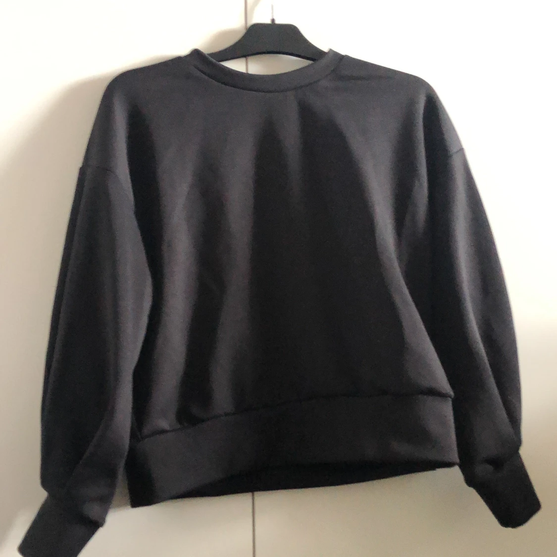 Tjocktröja ifrån SHEIN i storlek S - 90