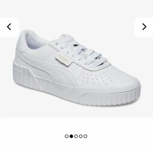 Puma Cali Sneakers - Gott skick! Inköpta i juli i år. Strl 38 men passar nog 37,5! 24 cm. Buda på min annons för skorna Tradera: https://www.tradera.com/item/486701043