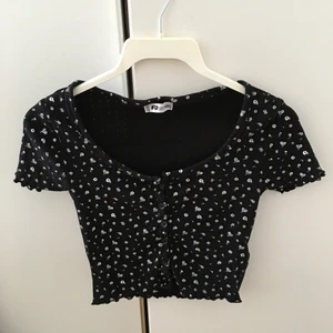 Topp - En topp från New Yorker i storlek xxs. 