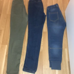 Jeans  - Jeans som kostar 5kr st har också mer jeans i min förra och förra annonser så gå gärna in där och kolla 