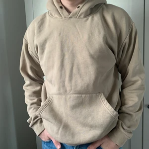 Zara hoodie - Använt skick men inga hål eller fläckar.