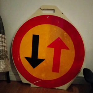  Gatuskyltar  - Säljer dessa skyltar om nån ens vill ha dem vet inte riktigt hur fan jag sälja dessa tror jag inte kan frakta men ja skyltar 100kr styck 