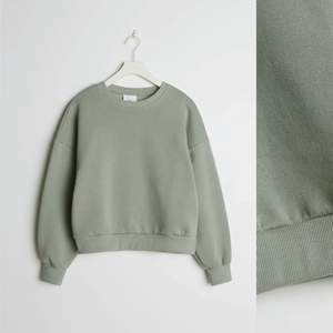 Säljer nu min fina gröna sweatshirt!💗💗 Fint skick men väl använd!💗 Köparen står för frakten!💗