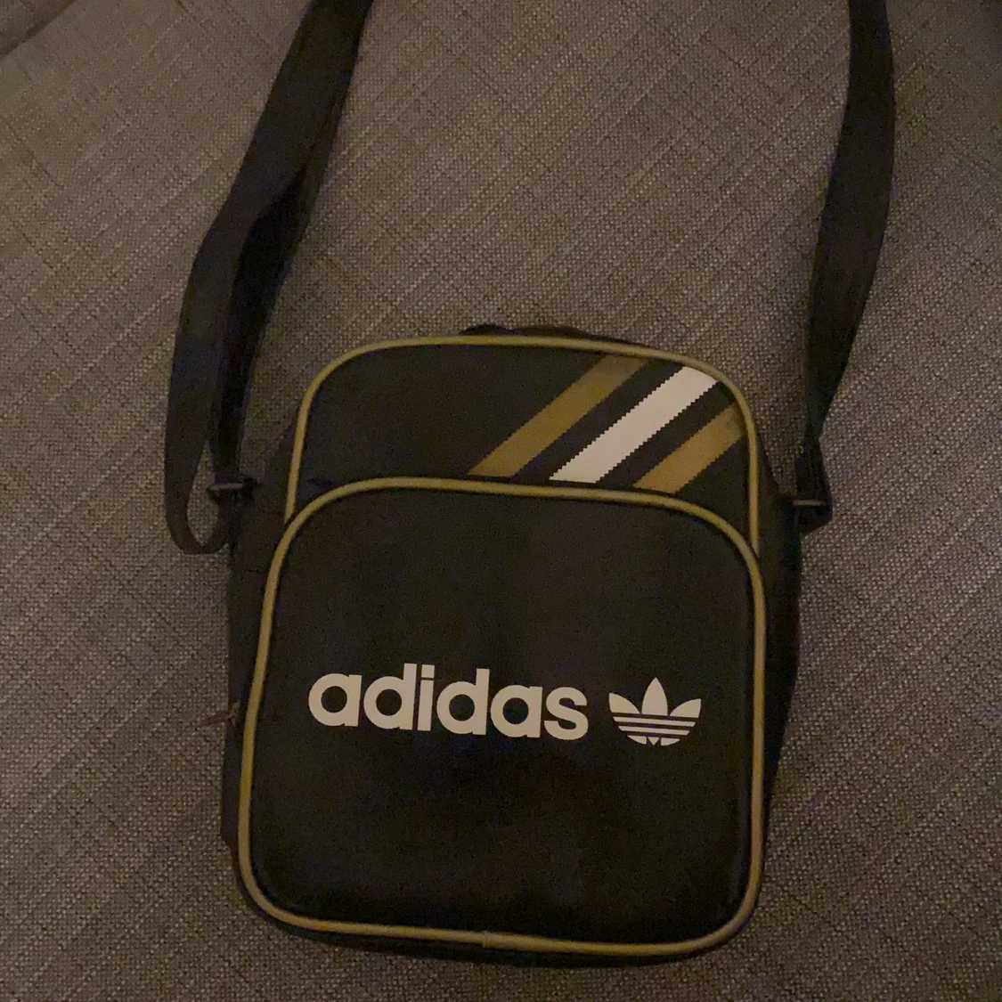 Super cool vintage adidas väska!