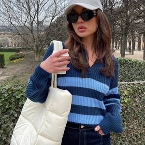 Stickad tröja nakd  - Blå randig stickad tröja från nakd💓 slutsåld på hemsidan💓