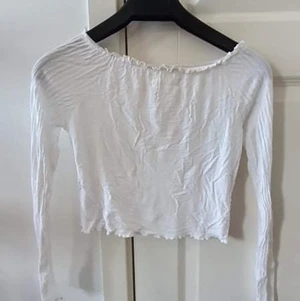 Vit långärmad tröja  - Vit långärmad tröja storlek XS