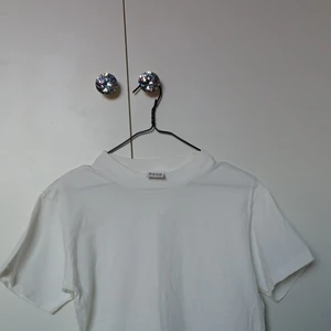 170 xs/s  - Vit t-shirt