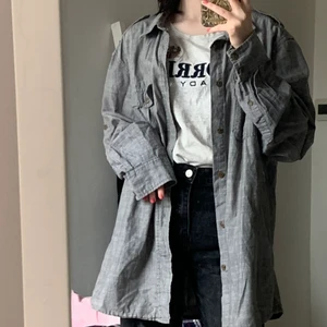  Grå skjorta  - Använd 1 gång 