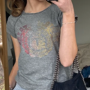 Tröja från Zadig och Voltaire storlek xs - Jätte fin tröja från Zadig och Voltaire storlek Xs väldigt bra skick nypris ungefär 1000 kr jag säljer för 200 