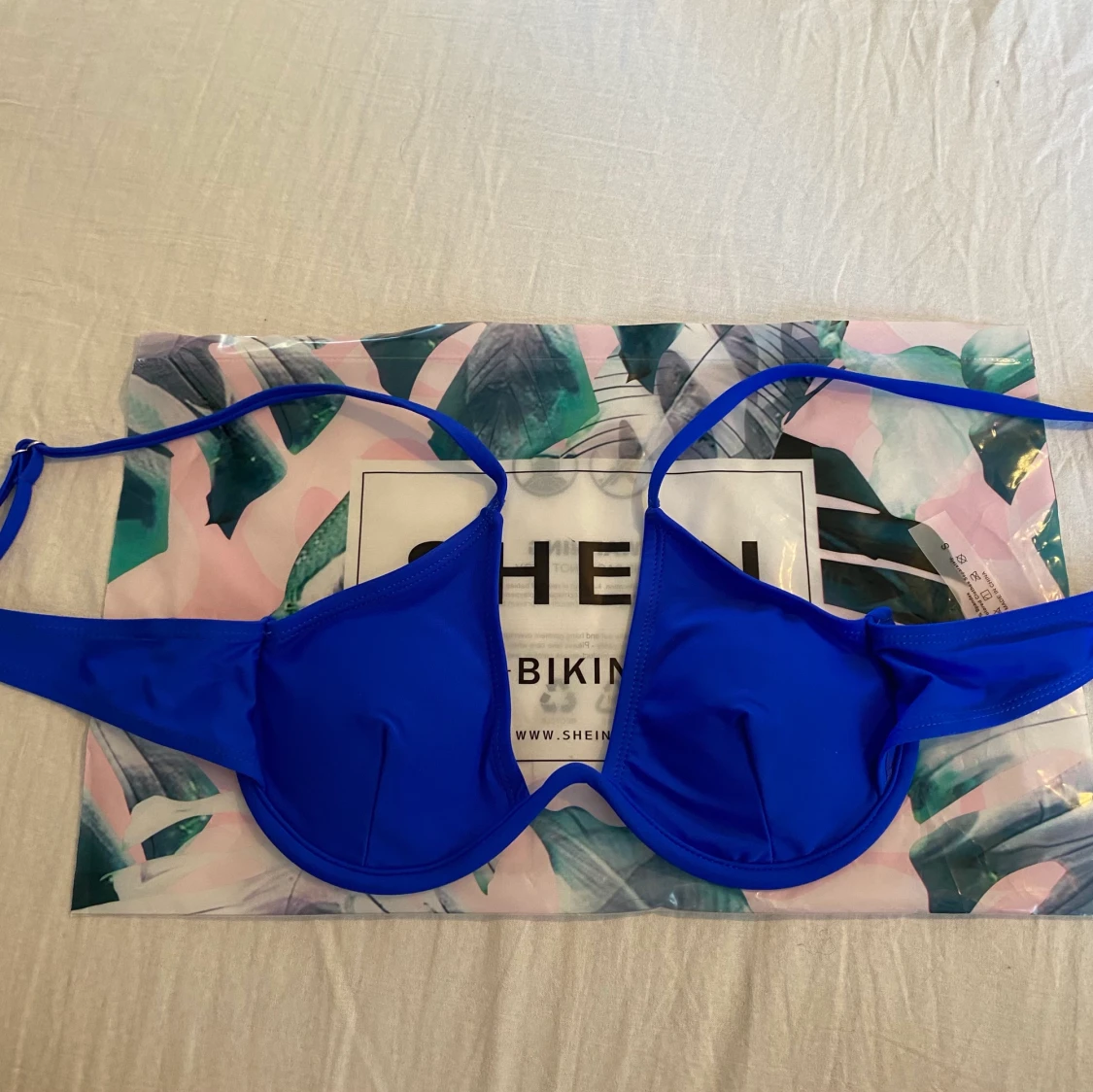 Mörkblå bikiniöverdel