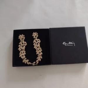 Örhängen - Supersnygga örhängen som aldrig kommit till användning