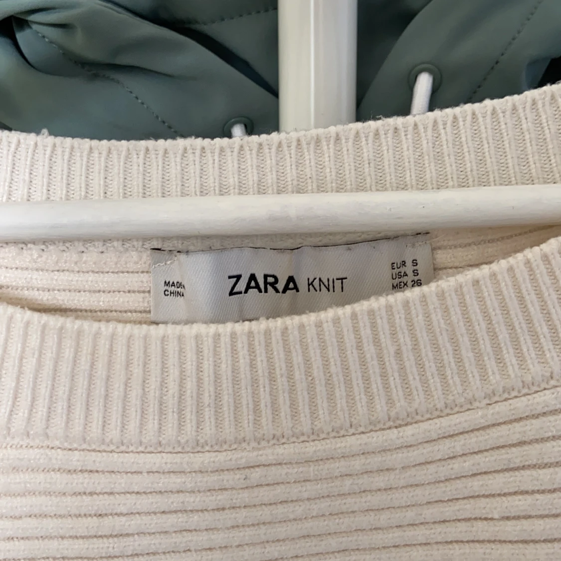 Beige Zara tröja  - 91