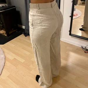 Linnebyxor - Dom perfekta linnebyxorna från HM som inte säljs längre. Så sköna och sitter så snyggt, köparen står för frakten!🤩