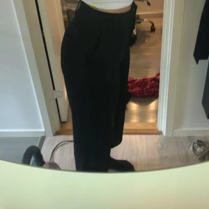 Kostymbyxor - Luftiga kostymbyxor från Stockholm LM. Oanvända.