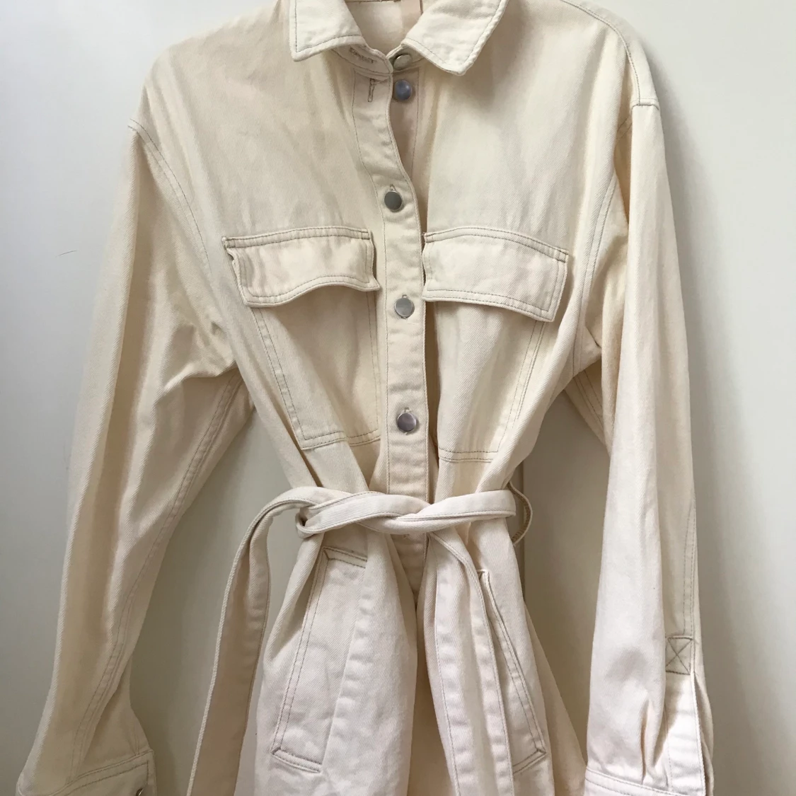 Jeansjacka med skärp