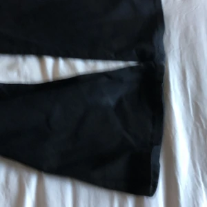 Säljer ett par helt nya bootcut jeans från salt! - Endast testade, pris kan diskuteras! 