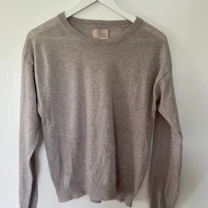 Zadig & Voltaire Tröja - Cashmere tröja från Zadig & Voltaire. Fint skick, endast använd några gånger. 