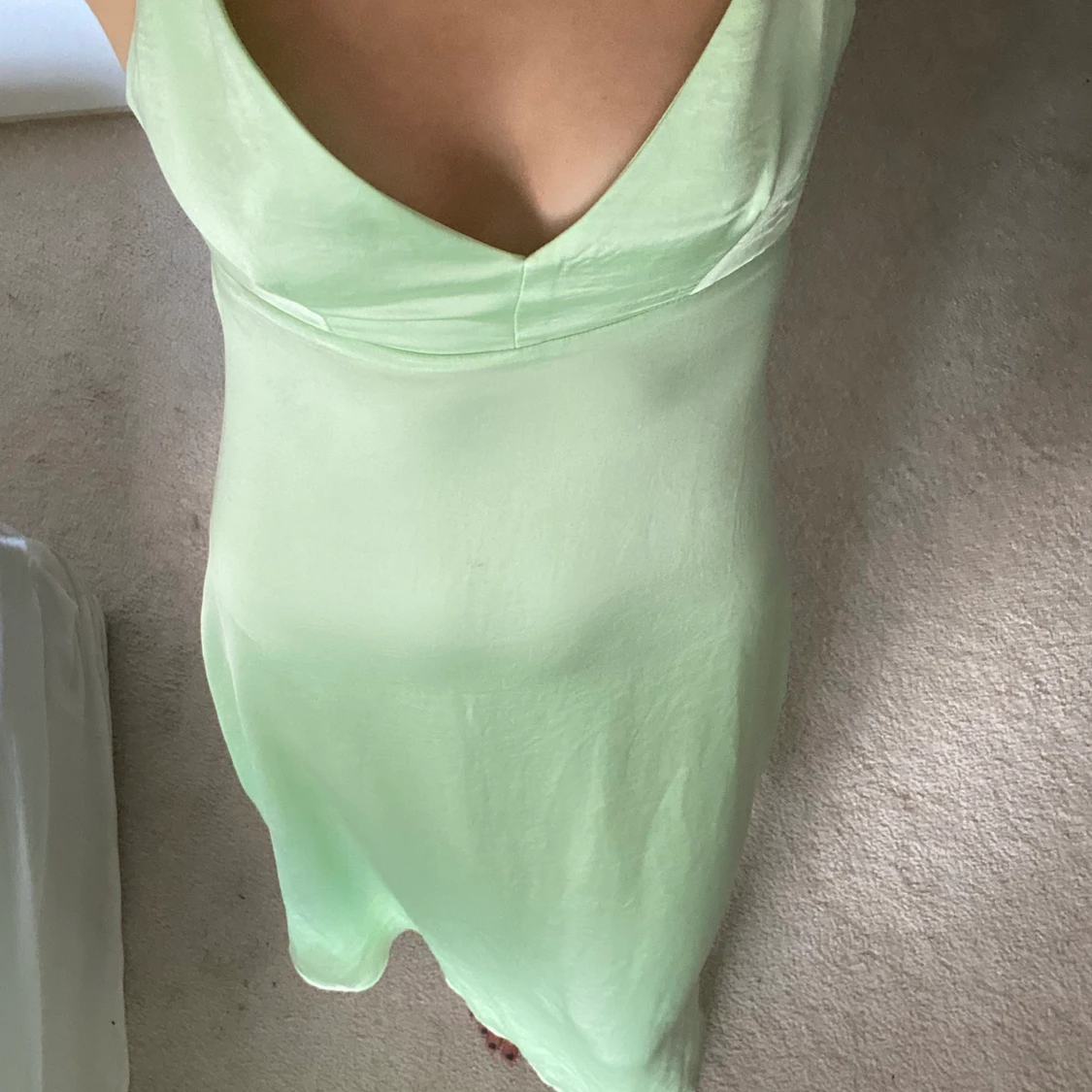 Oanvänd zara klänning