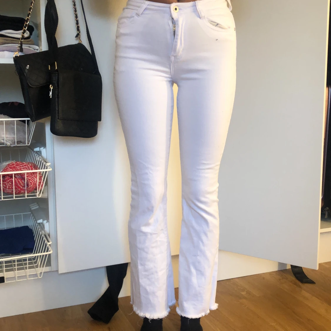 Vita byxor med bootcut - 90