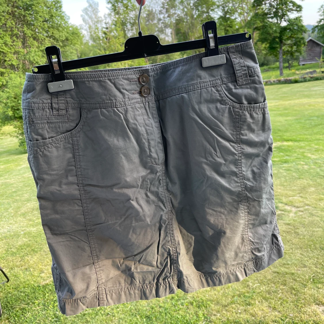 Khaki grön kjol esprit