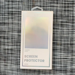 Skärmskydd - Jag säljer denna skärmskyddet som jag köpte ifrån SHEIN som är oanvänd o oöppnad. Den passar på iPhone 6s/6/7/8 o det finns två stycken inuti. Skriv ifall ni är intresserade:)