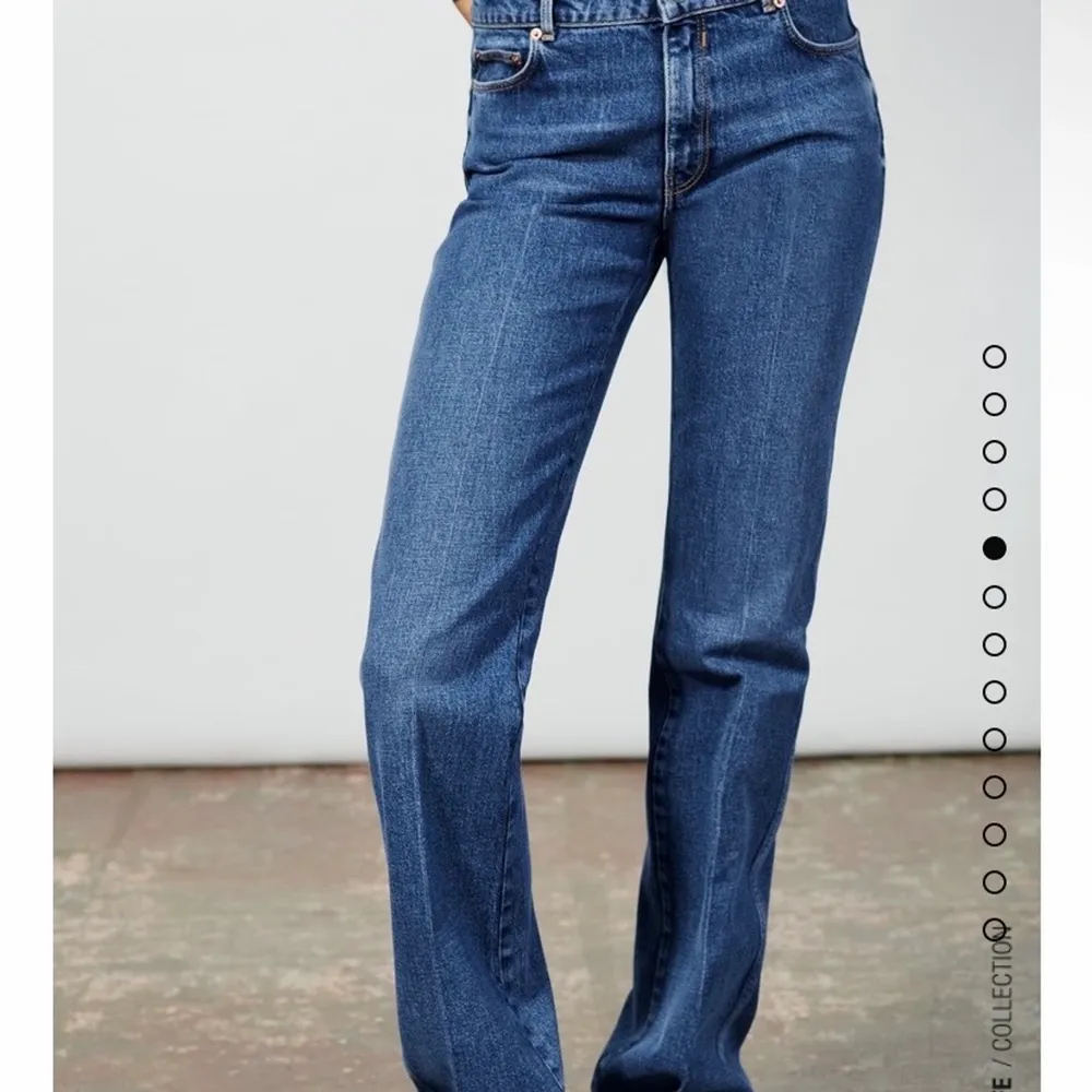 Superfina populära jeans från Zara. De är helt nya och prislappen sitter kvar. Säljer då de va lite stora för mig, storlek 34. Nypris: 399kr Skriv privat vid frågor💓. Jeans & Byxor.