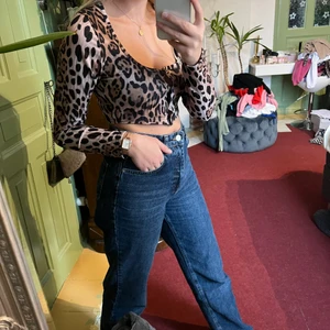 Leopard tröja ifrån Boohoo - Jättefin Leo tröja i storlek XXS-XS. Köpt på BooHoo.