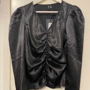 Vero Moda  - Helt ny i storlek M. Nypris 349:-