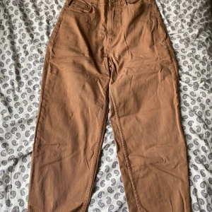 Bruna jeans - Ganska bra skick 