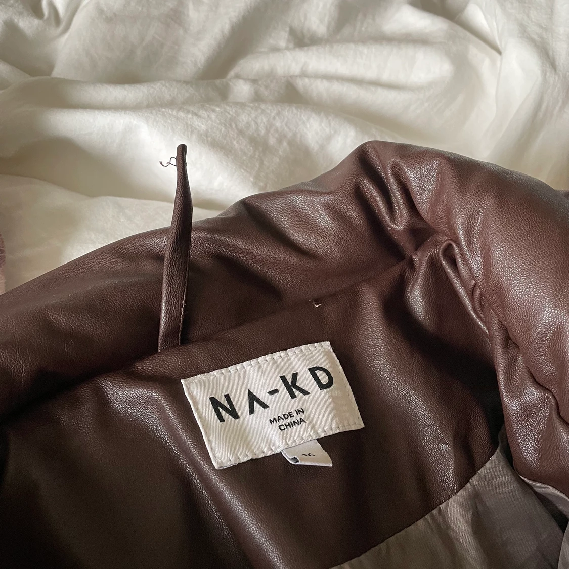 Pufferjacka i skinnimitation 🤍 - 91