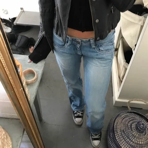 Pepe jeans  - Säljer dessa jeans. Är 168 cm lång och har vanligtvis 36 i jeans. 