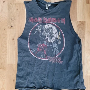 Linne - Oversize linne med iron Maiden tryck på 50kr+ frakt 🖤
