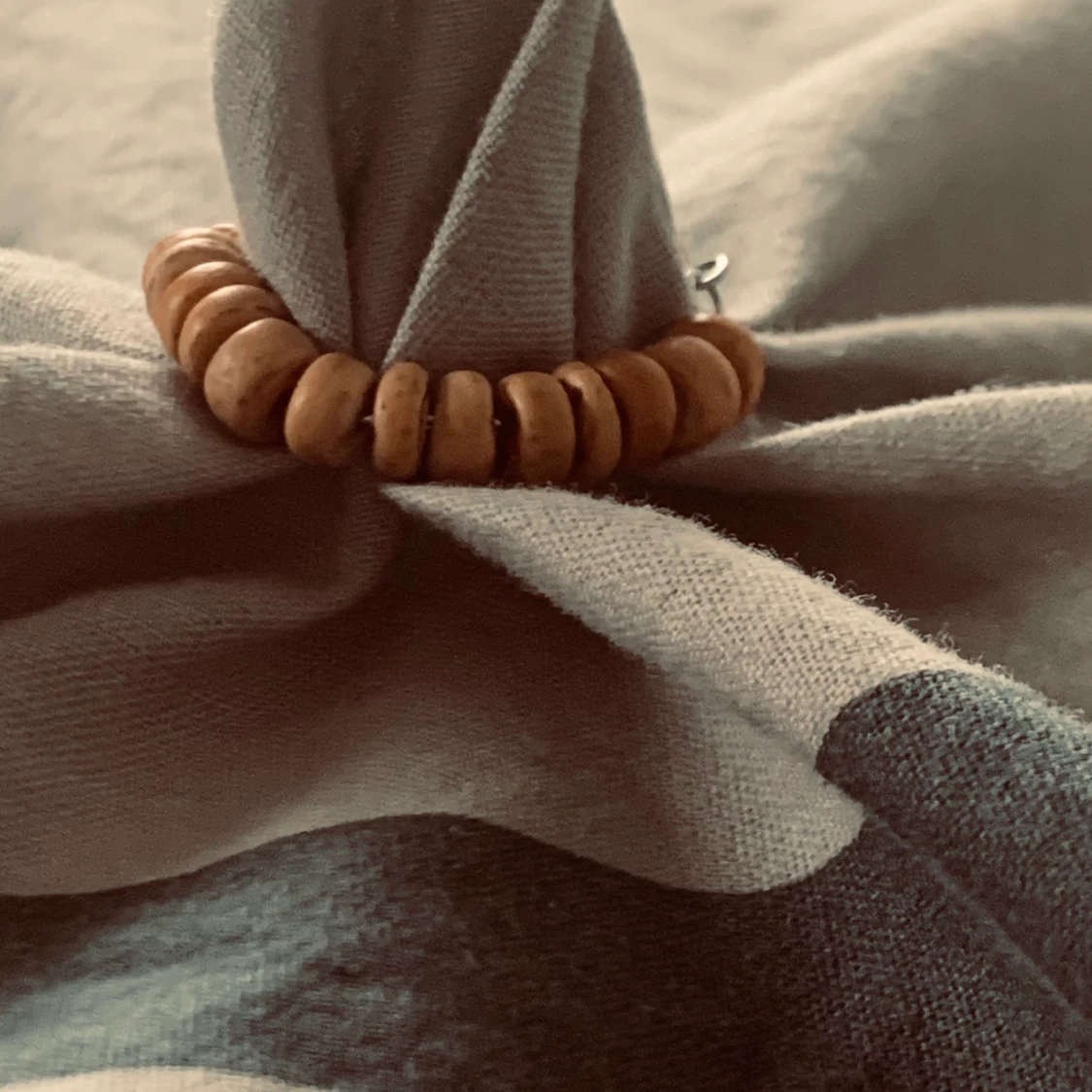 Ring gjort av träpärlor 🪵