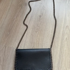 Väska  - Mycket fint skick, använd ca 1 gång