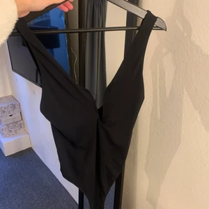 Body - Body från bik bok med öppen rygg, använd en gång