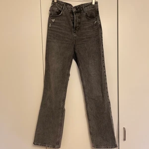 Raka jeans - Raka jeans från Zara i storlek 38. 100kr + frakt.