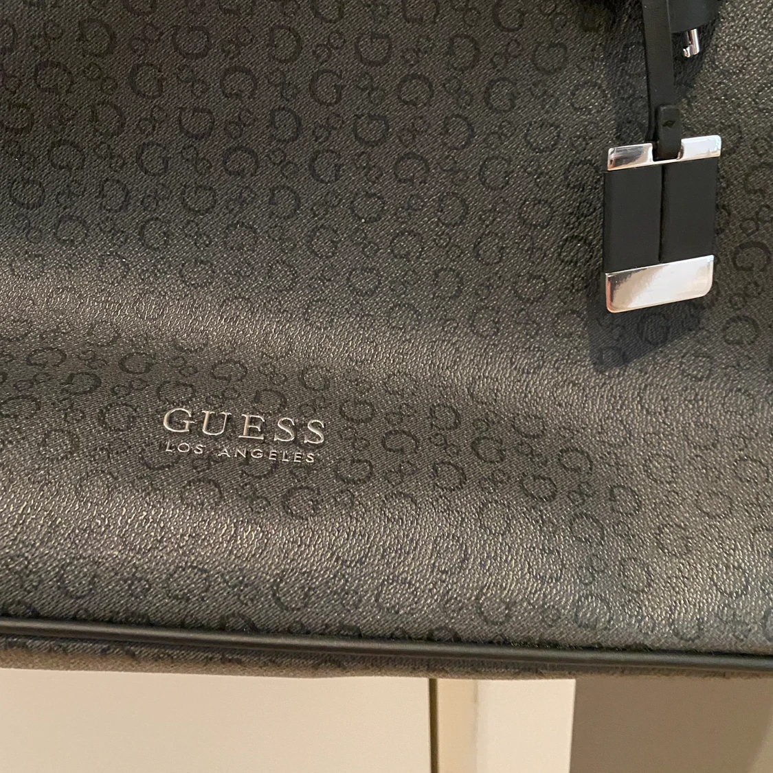 Guess Shooper oanvänd  - 91
