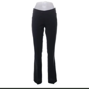 Kostymbyxor - jätte fina kostymbyxor från tiger of sweden i storlek 34 💞