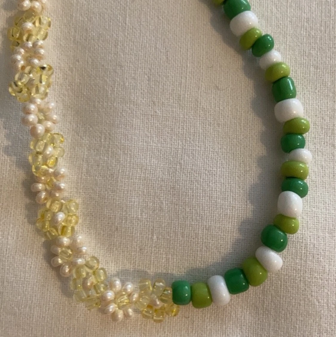 Halsband blommor - 90