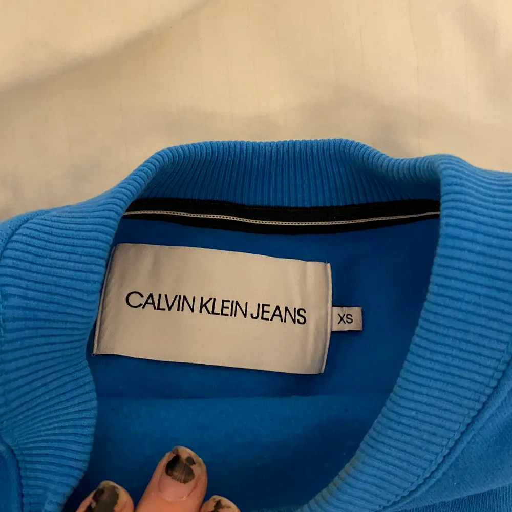 Supersnygg Calvin Klein tröja! Stl xs men passar även S! Köparen Står för frakt . Hoodies.