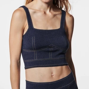 Zara topp - Säljer denna super fina zara topp i storlek S. Aldrig använd och prislapp sitter kvar!