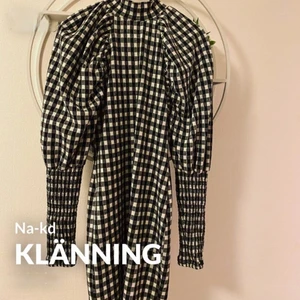 Klänning med puffärmar  - Snygg klänning med puffärmar! SPRILLANS NY! Har dock lite för många klänningar i garderoben därför den aldrig använts! 