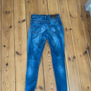 Tiger of sweden jeans - Super fina tiger of sweden jeans strl W31L32. Rökfritt hem. Passar mig som är 170 lång och har normalt 38 i byxor. 