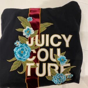 ✨Jucy couture✨ - Oanvänt Jucy couture tröja med drag kedja✨passar till mycket